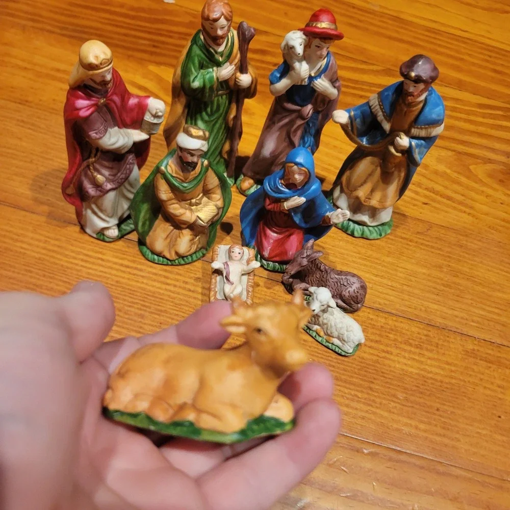 Vintage 9 Piece Nativity Set Christmas Manger Scene Multicolor Ceramic Figurines